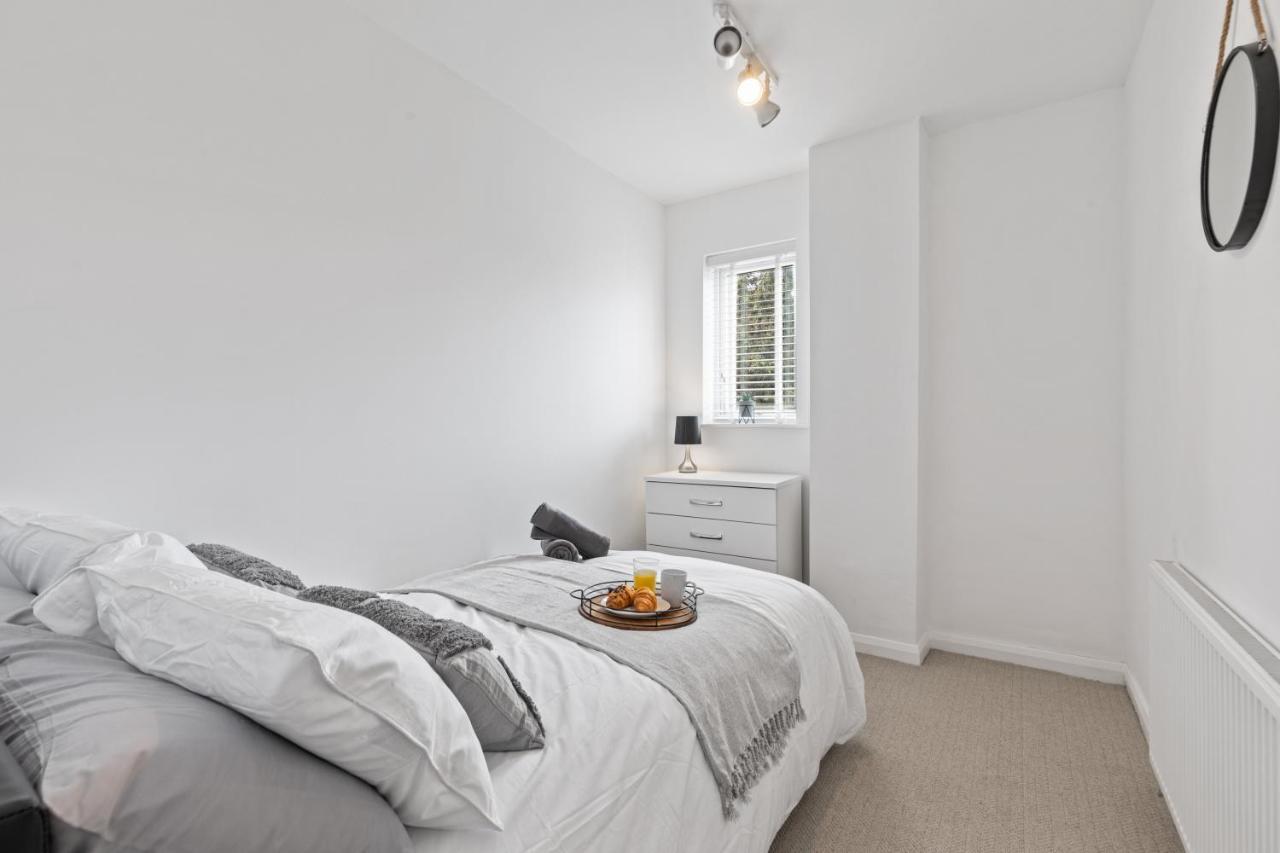 Nuneaton - Ideal 3 Bedroom, Wi-Fi Parking, Sleeps 6 - Jrr Stays Εξωτερικό φωτογραφία