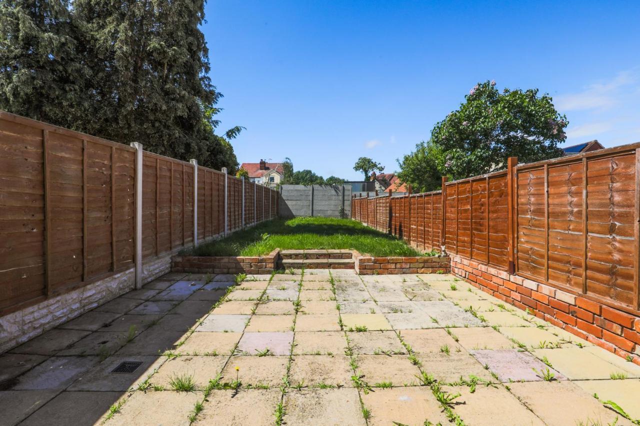 Nuneaton - Ideal 3 Bedroom, Wi-Fi Parking, Sleeps 6 - Jrr Stays Εξωτερικό φωτογραφία